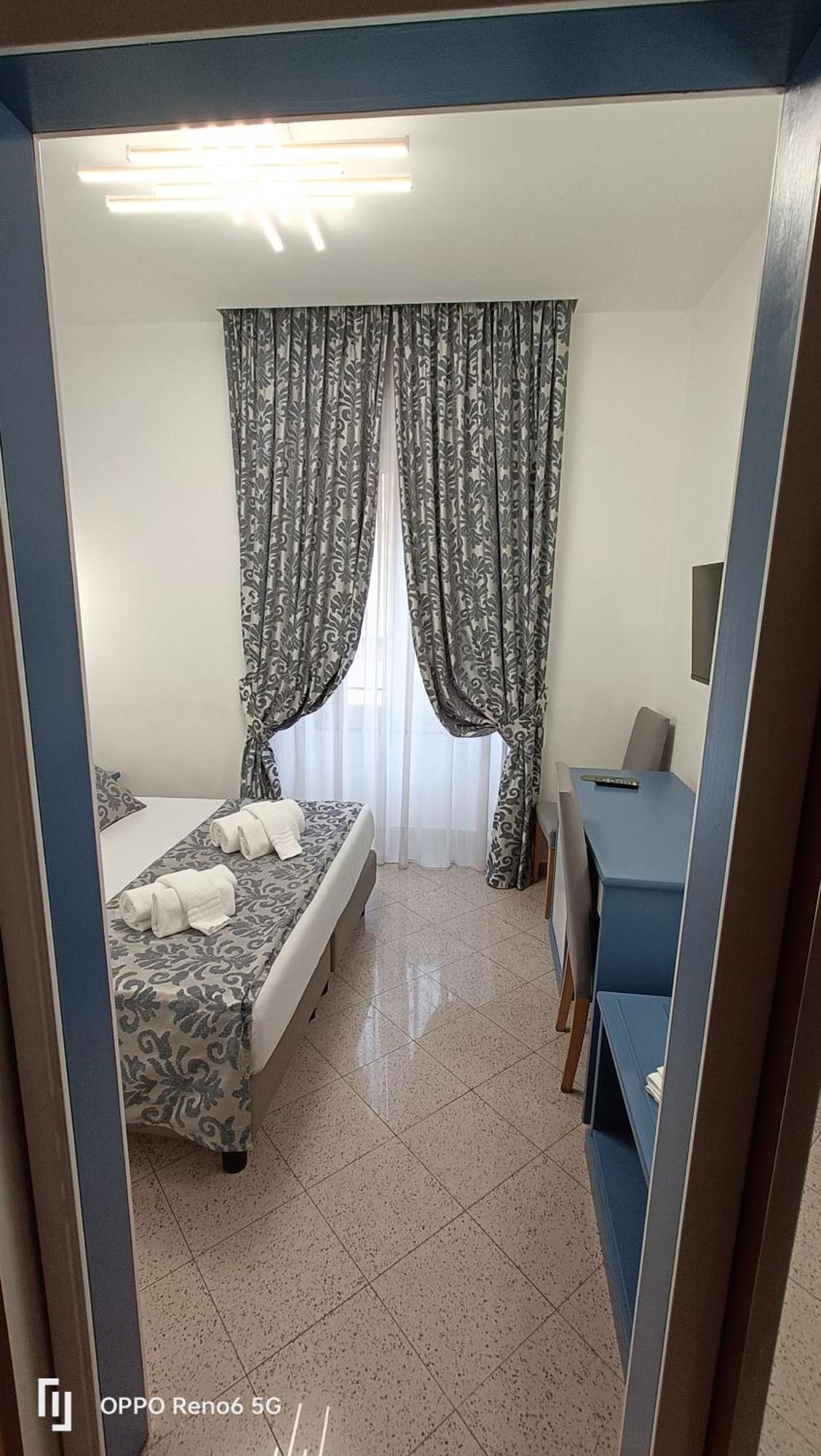 House 4 Mori Hotel Рим Екстериор снимка