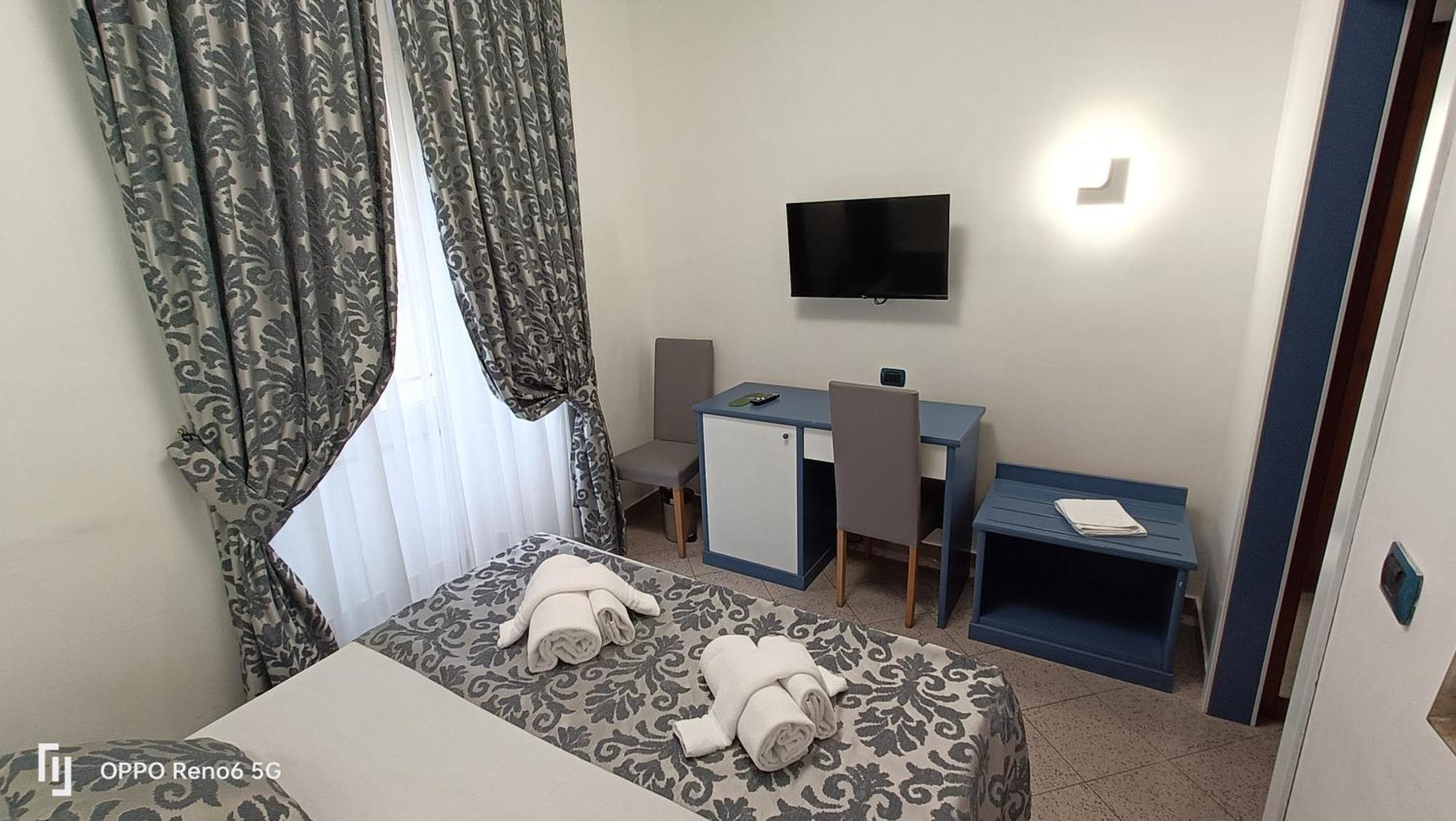 House 4 Mori Hotel Рим Екстериор снимка