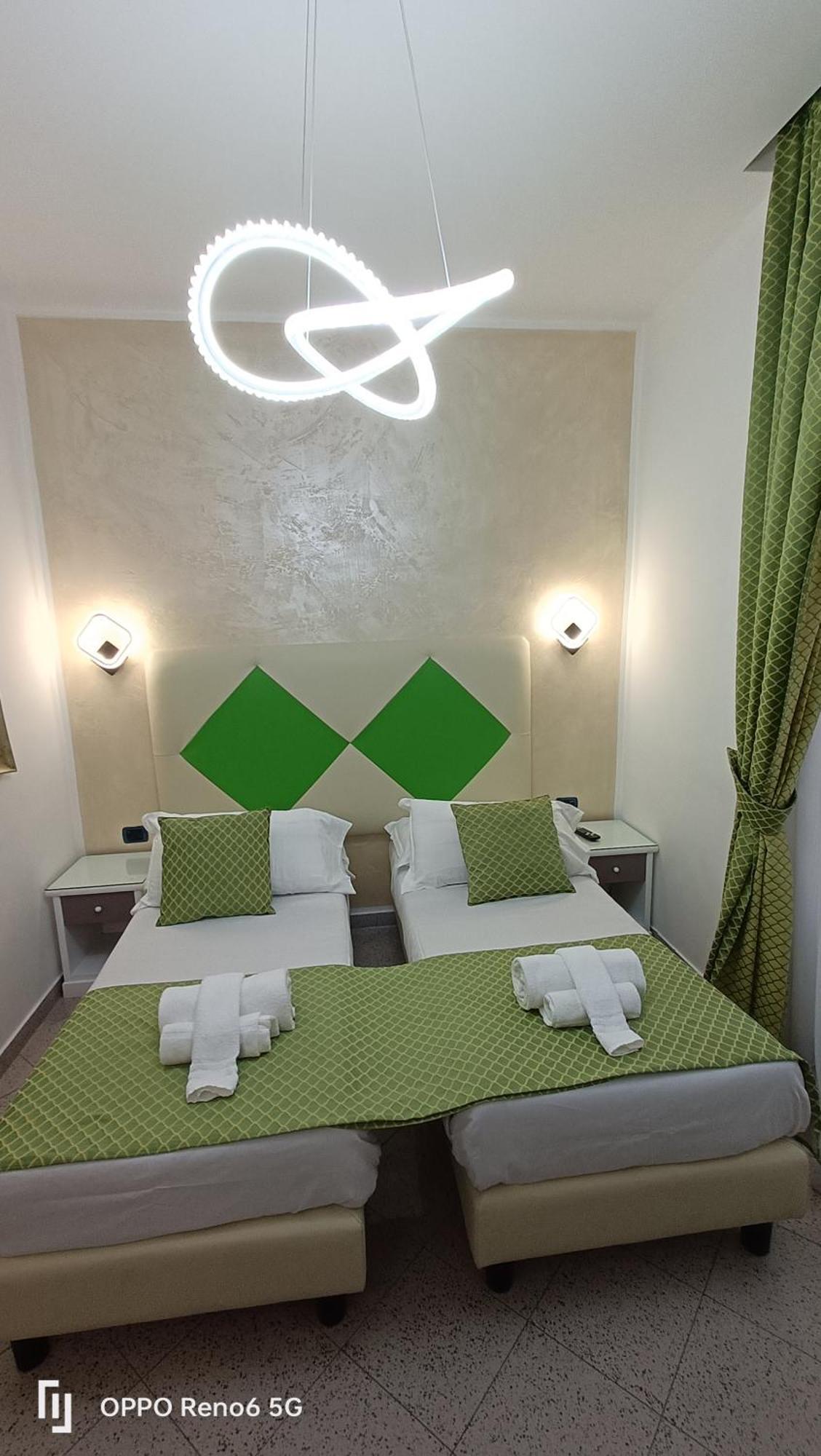 House 4 Mori Hotel Рим Екстериор снимка