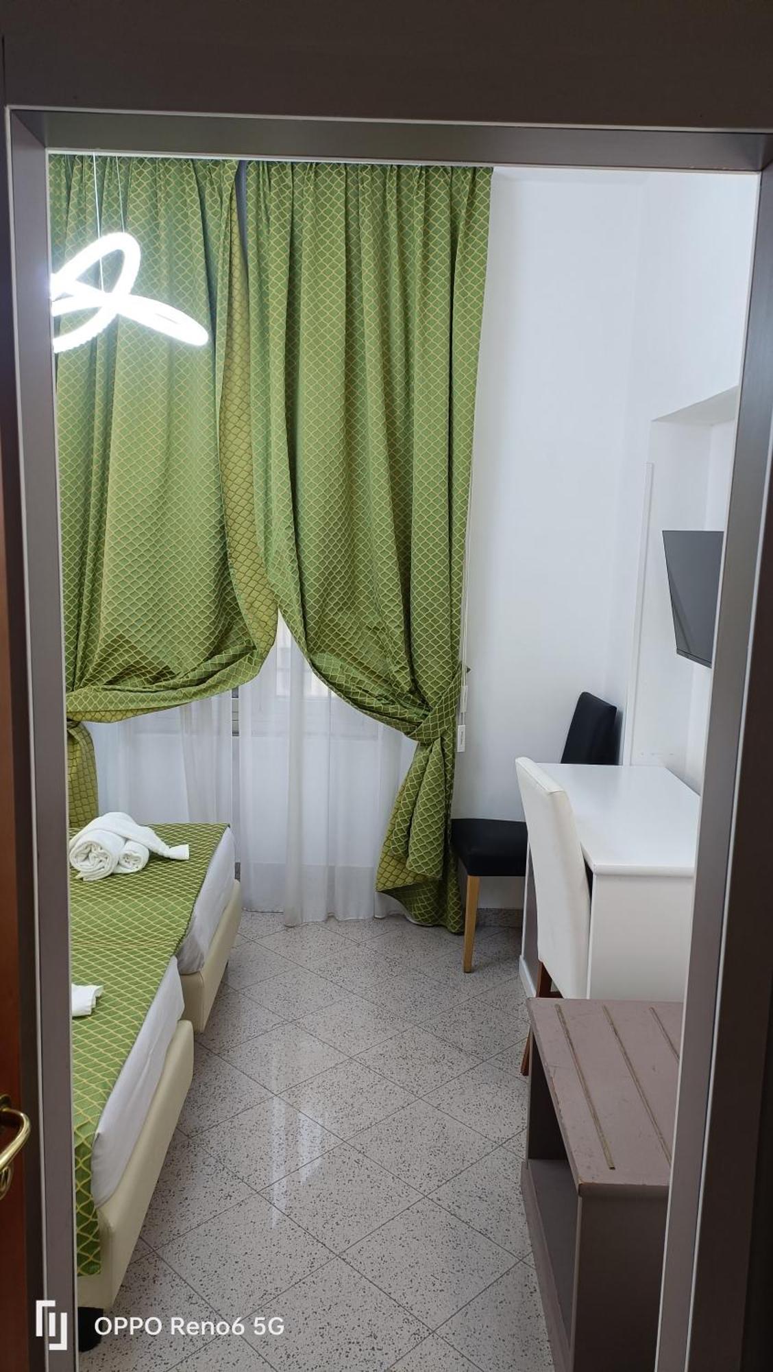 House 4 Mori Hotel Рим Екстериор снимка