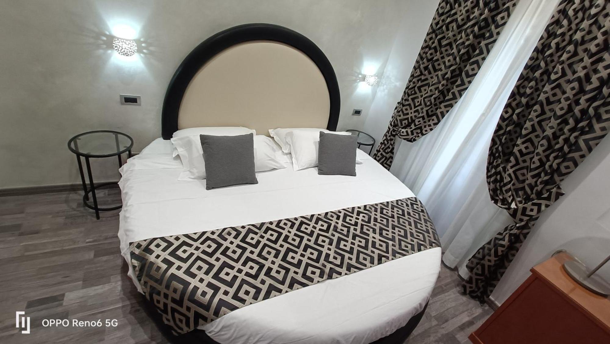 House 4 Mori Hotel Рим Екстериор снимка