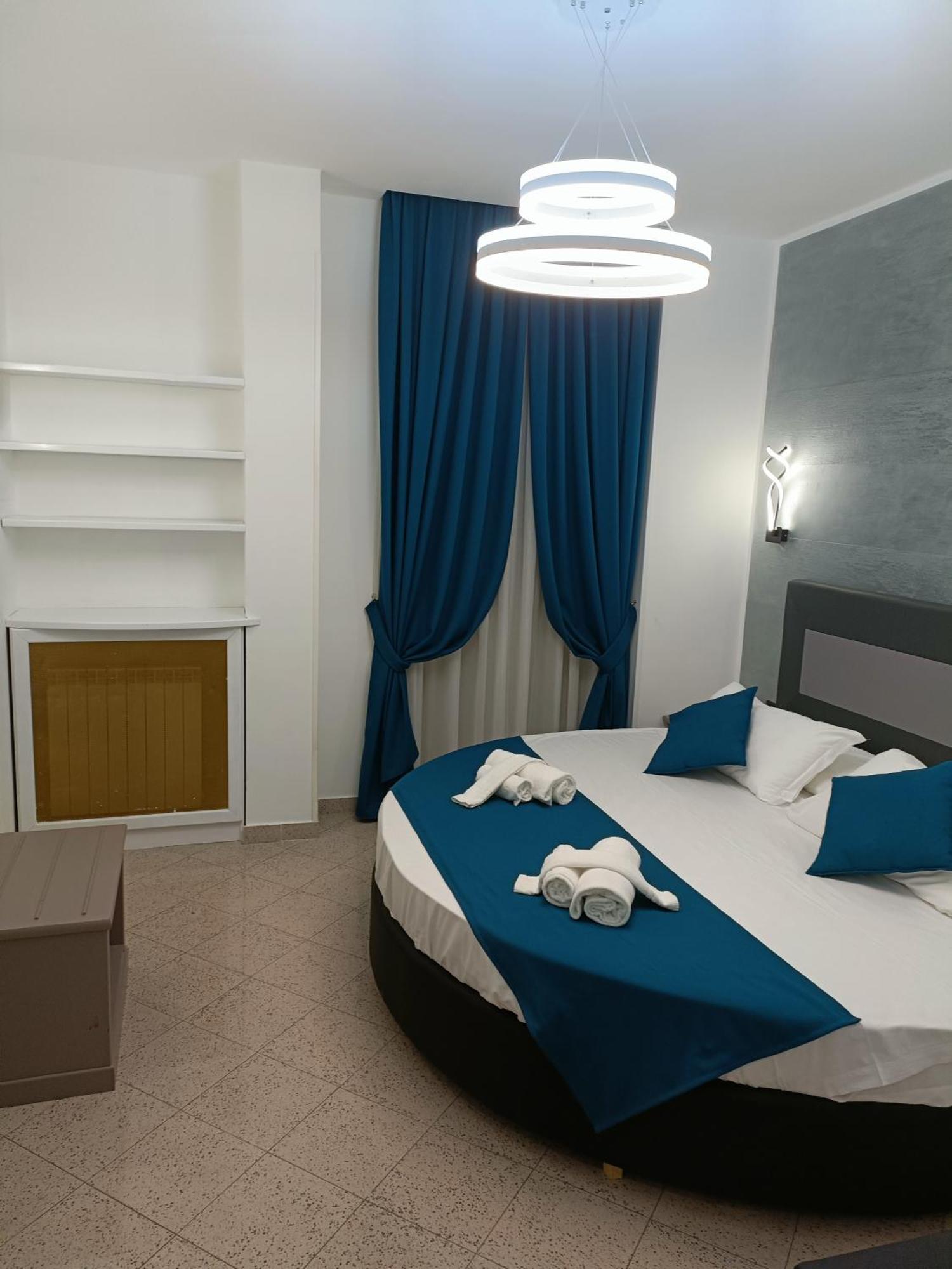 House 4 Mori Hotel Рим Екстериор снимка