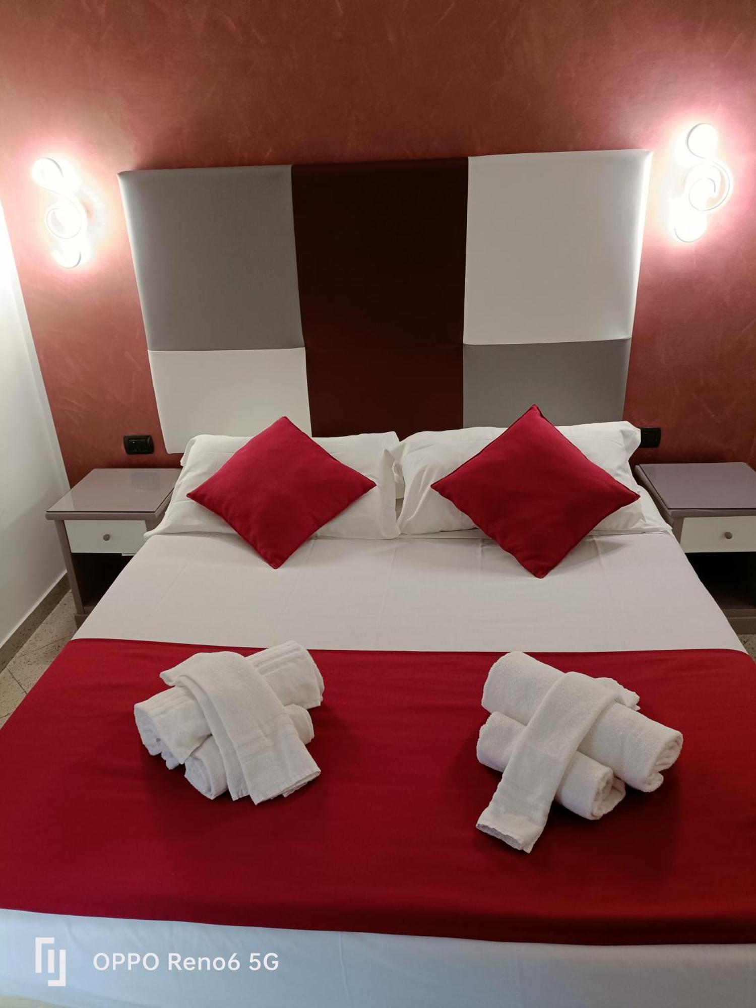 House 4 Mori Hotel Рим Екстериор снимка