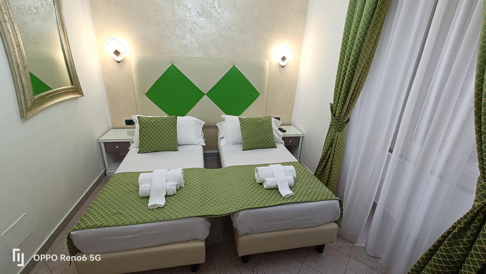 House 4 Mori Hotel Рим Екстериор снимка