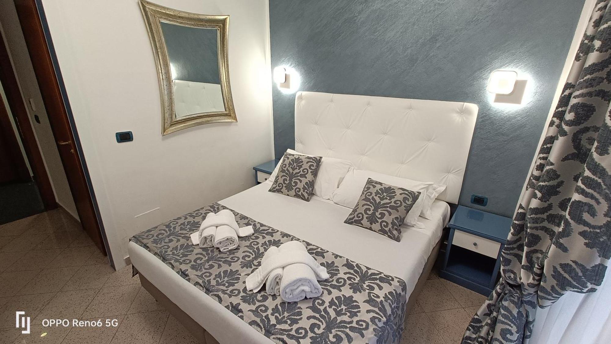 House 4 Mori Hotel Рим Екстериор снимка