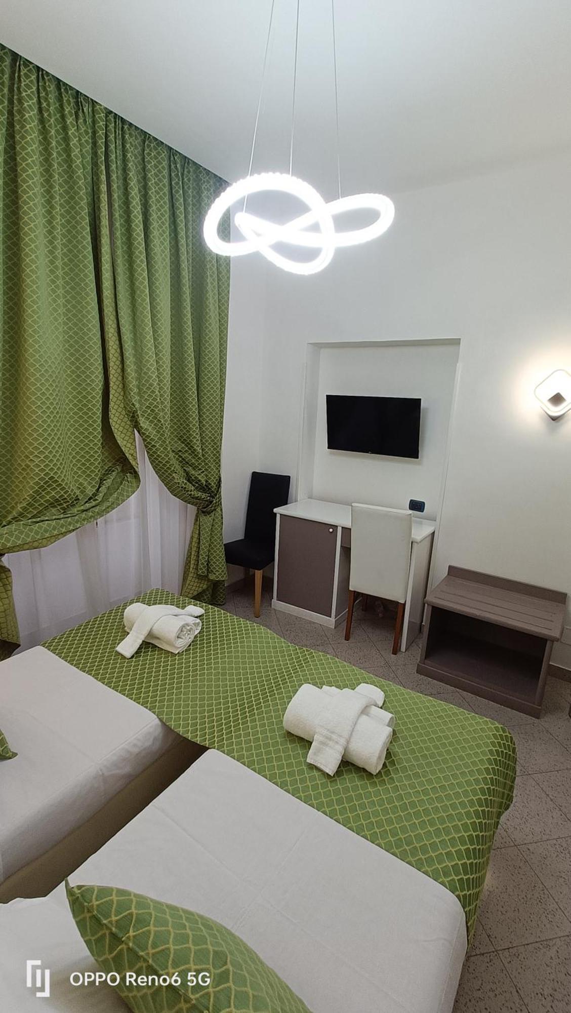 House 4 Mori Hotel Рим Екстериор снимка