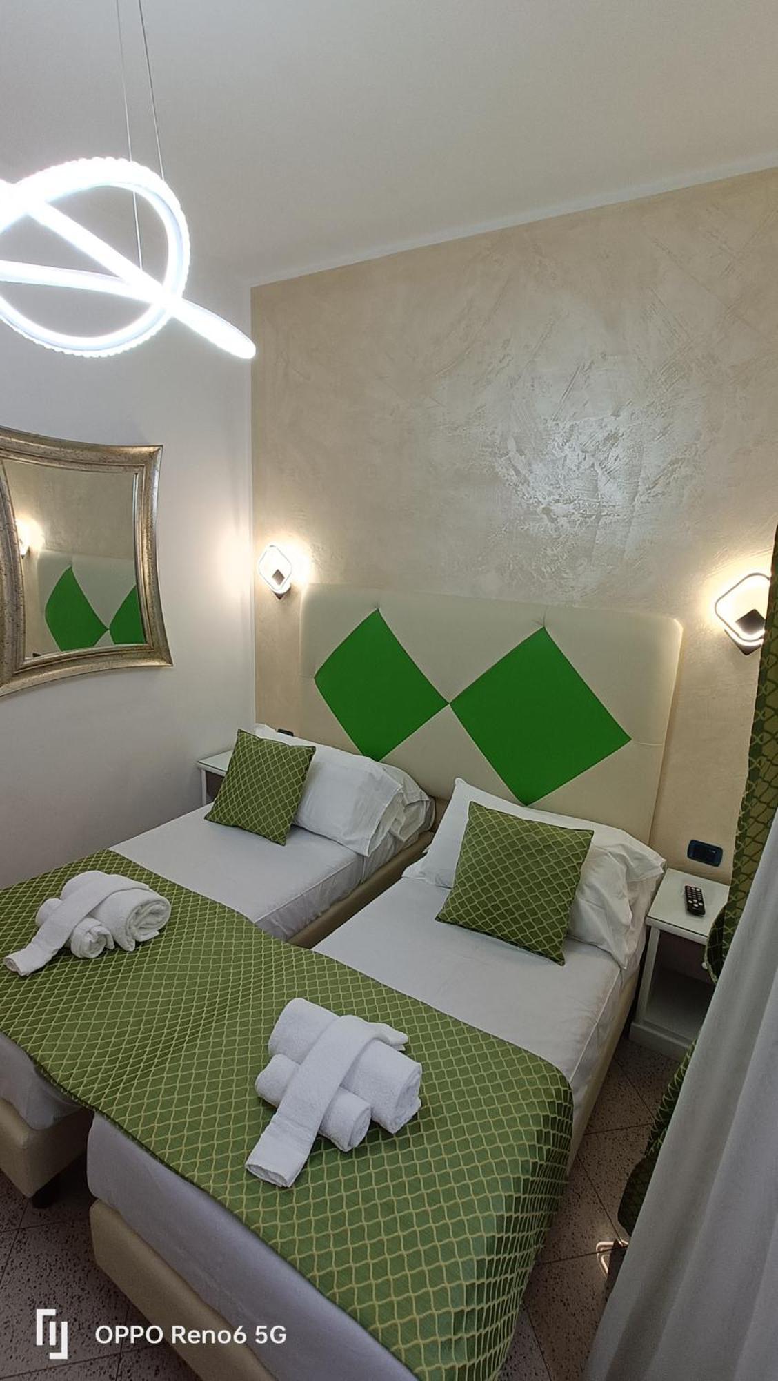 House 4 Mori Hotel Рим Екстериор снимка