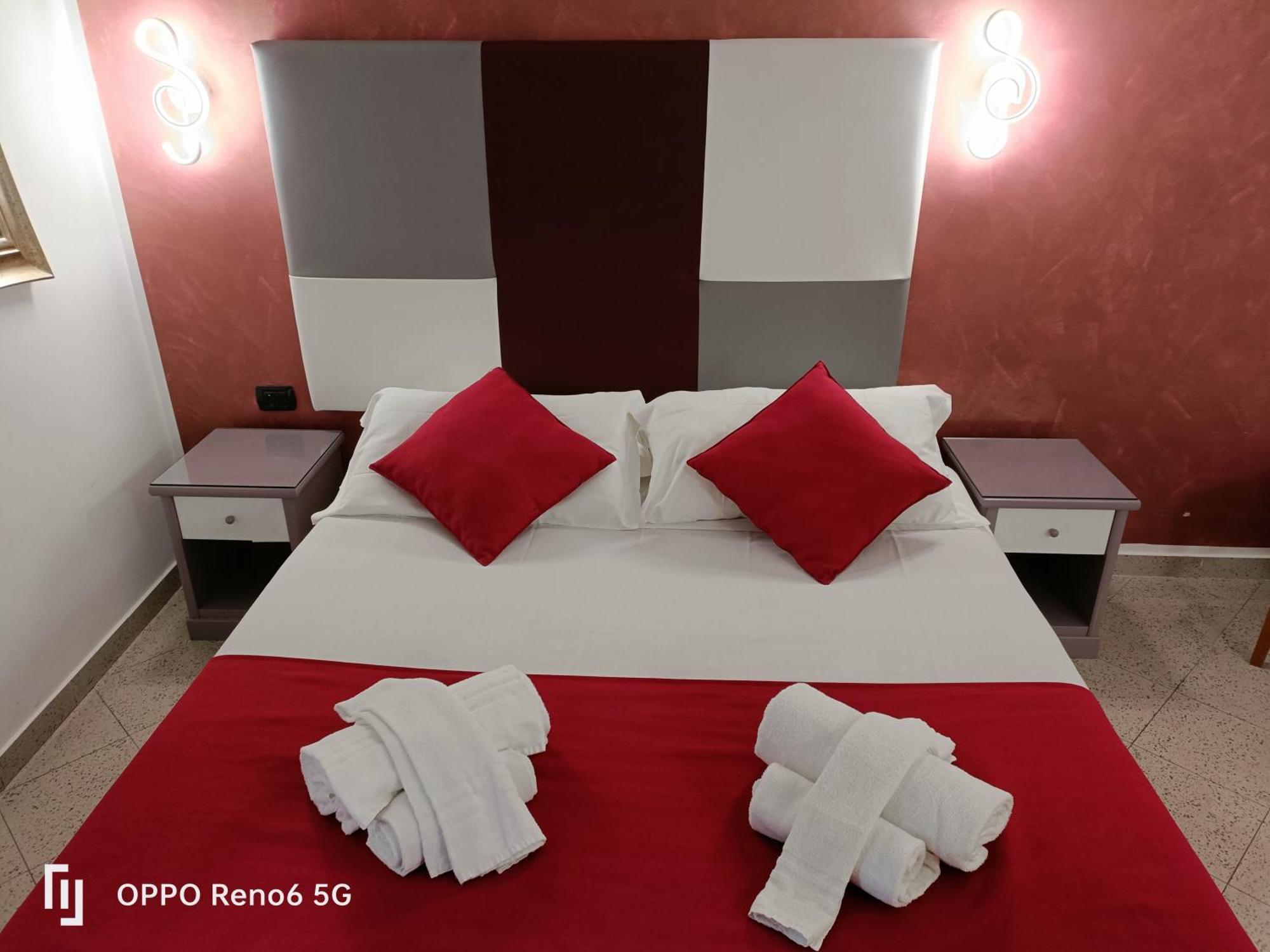 House 4 Mori Hotel Рим Екстериор снимка