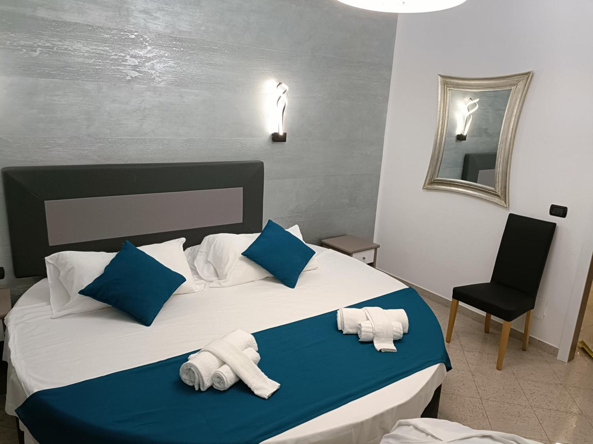 House 4 Mori Hotel Рим Екстериор снимка