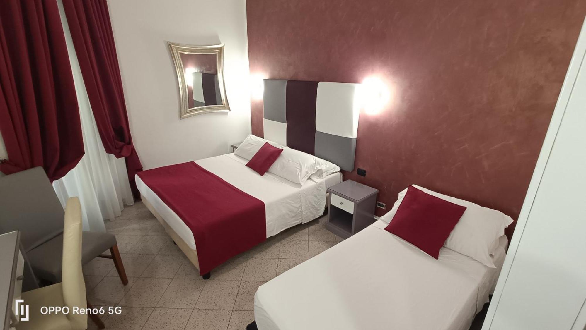 House 4 Mori Hotel Рим Екстериор снимка